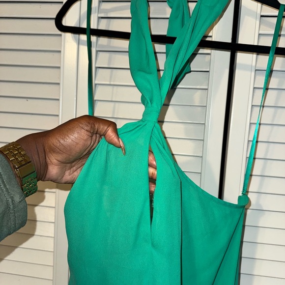 BCBGMaxAzria Vibrant Green Garment - Picture 4 of 9